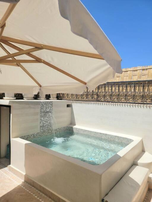 Riad Isahiac Avec Piscine En Exclusivite Marakeş Dış mekan fotoğraf